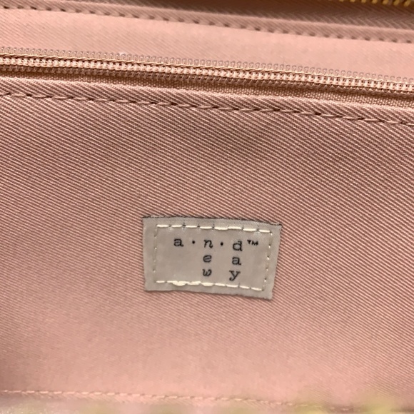 and Bowtie Wallet Zipper Pink - Picture 6 of 7